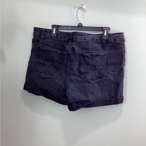TIME and Tru black size 18 mid rise shorts - Picture 4 of 12